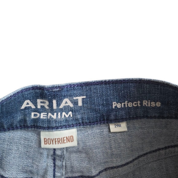 Ariat shorts Women’s 29R Boyfriend Perfect Rise Mid Rise Denim Jean Raw Hem - Picture 4 of 6